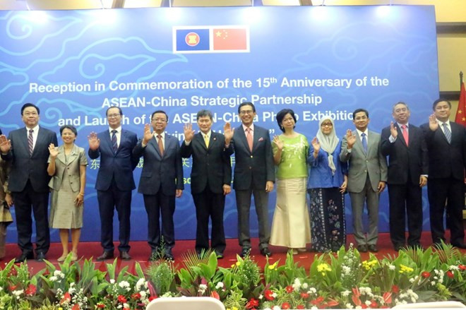 ASEAN, China mark 15th anniversary of strategic partnership ảnh 1