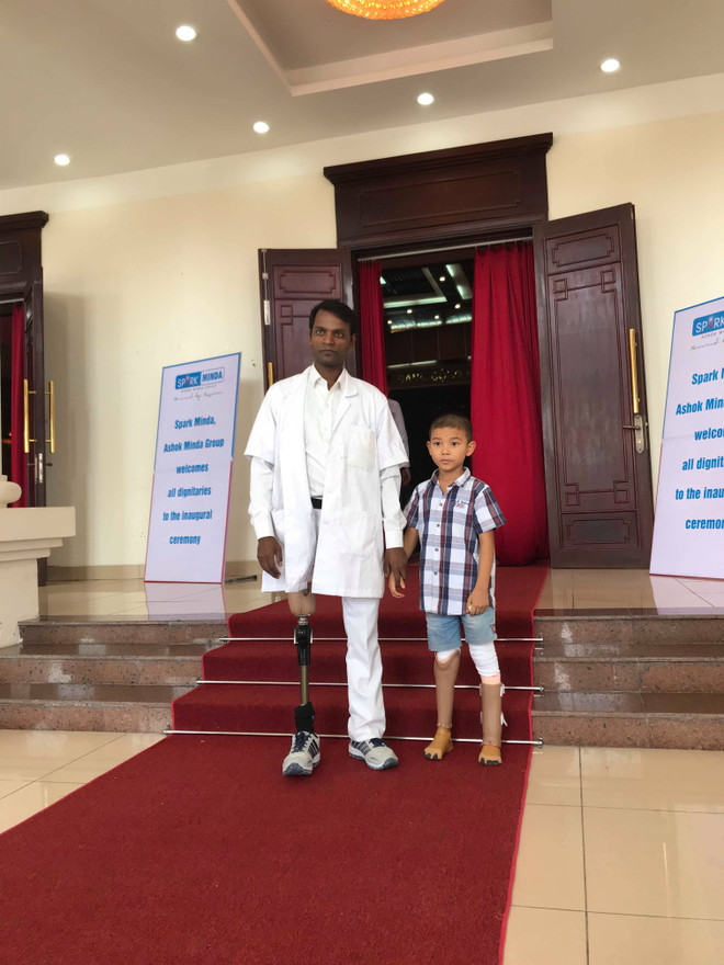 India provides free artificial limbs for Vietnamese with disabilities ảnh 2