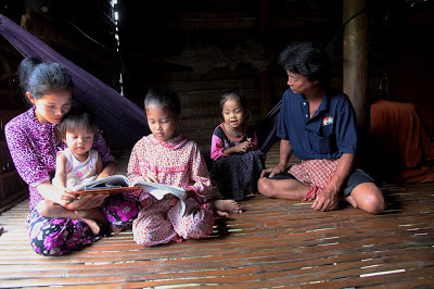 Vietnam joins int’l efforts to give children homes ảnh 2 Vietnam joins int’l efforts to give children homes ảnh 2
