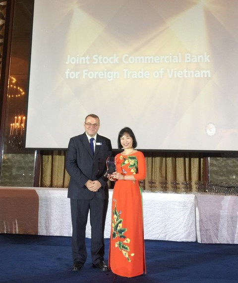 Vietcombank receives Mobile Banking Initiative of the Year award ảnh 1 Vietcombank receives Mobile Banking Initiative of the Year award ảnh 1