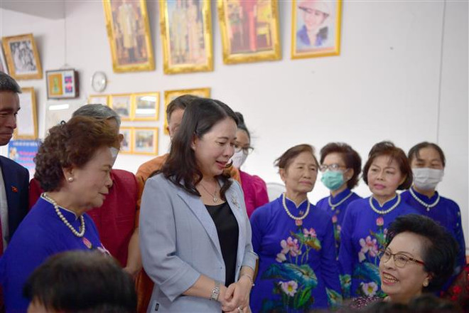Vice President meets Vietnamese community in Thailand ảnh 2 Vice President meets Vietnamese community in Thailand ảnh 2