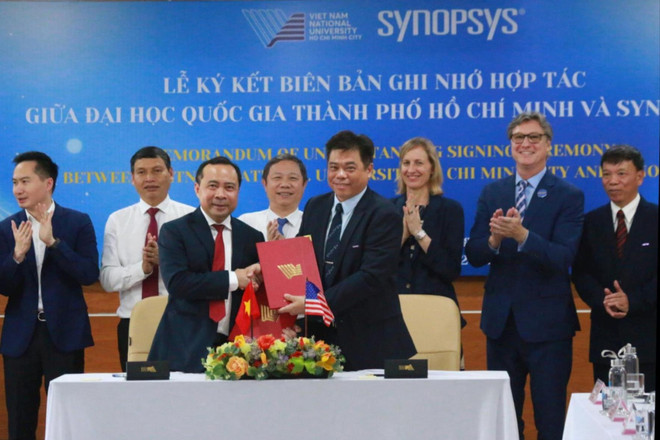 Synopsys helps HCM City-based university with semiconductor training, research ảnh 1