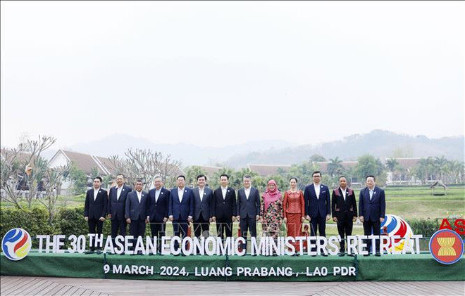 Vietnam attends 30th ASEAN Economic Ministers’ Retreat in Laos ảnh 1 Vietnam attends 30th ASEAN Economic Ministers’ Retreat in Laos ảnh 1