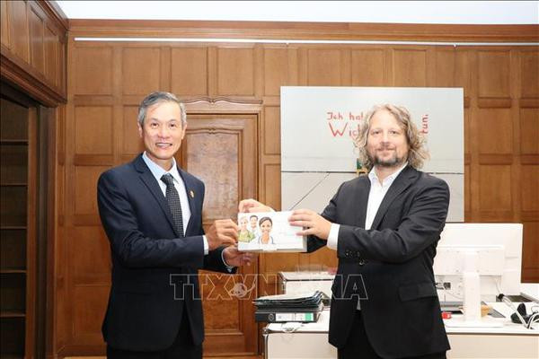 Germany offers 180,000 COVID-19 test kits to Vietnam ảnh 1 Germany offers 180,000 COVID-19 test kits to Vietnam ảnh 1