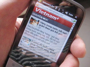 Vietnam's mobile subscriptions drop ảnh 1