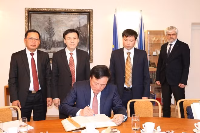 Vietnam, Czech supreme courts step up cooperation ảnh 1