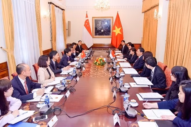 Vietnam, Singapore convene 11th political consultation ảnh 1
