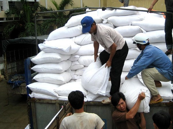 RoK donates 10,000 tonnes of rice to aid storm Damrey’s victims ảnh 1