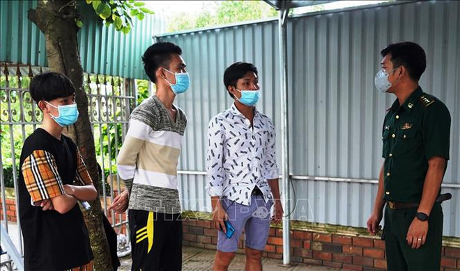 Vietnamese fleeing Bavet casino handed over by Cambodia authorities ảnh 1 Vietnamese fleeing Bavet casino handed over by Cambodia authorities ảnh 1