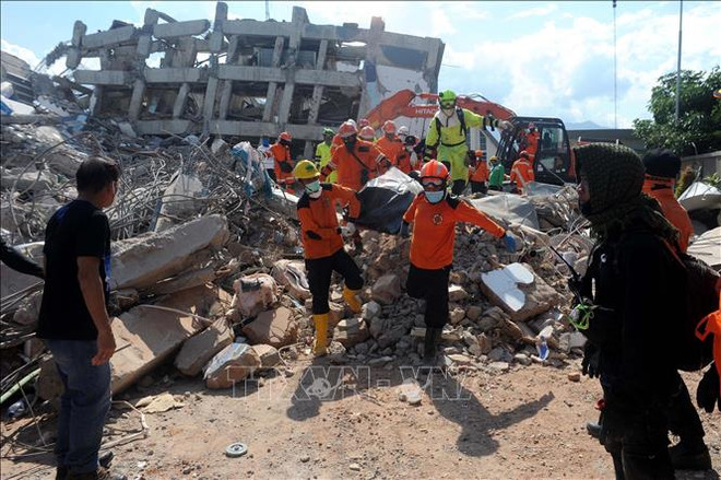 Indonesia: quake-tsunami death toll reaches 1,407 ảnh 1 Indonesia: quake-tsunami death toll reaches 1,407 ảnh 1