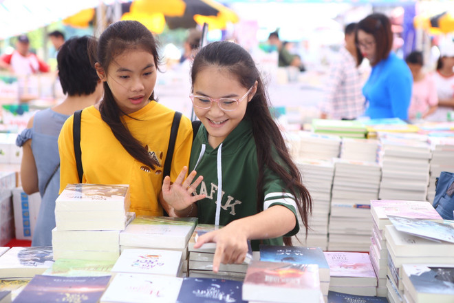 Hanoi Book Festival kicks off at Thang Long Imperial Citadel ảnh 1