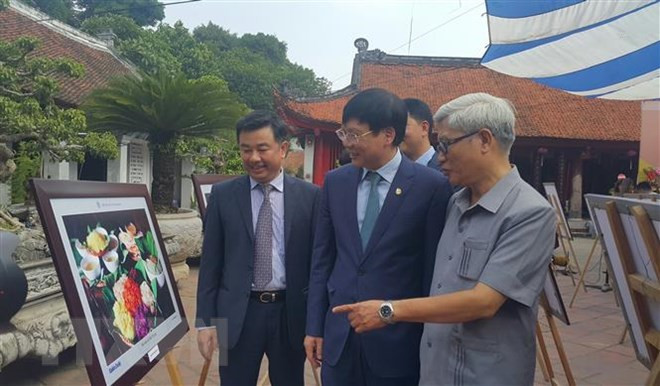 “Hanoi in me” photo exhibition marks Hanoi’s Liberation Day ảnh 1