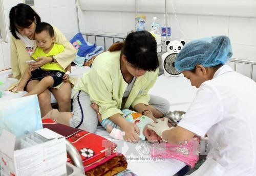 Health Ministry steps up measures against whooping cough ảnh 1