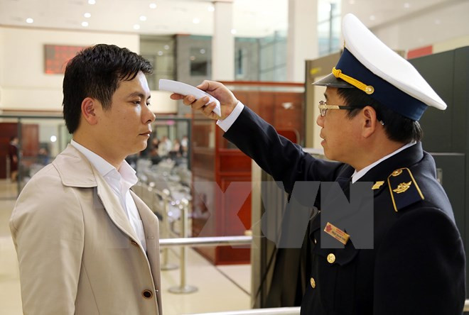 Bordering Lai Chau works to prevent avian flu intrusion ảnh 1