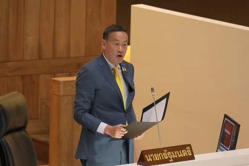  Thai PM vows to seek ways to improve economy ảnh 1