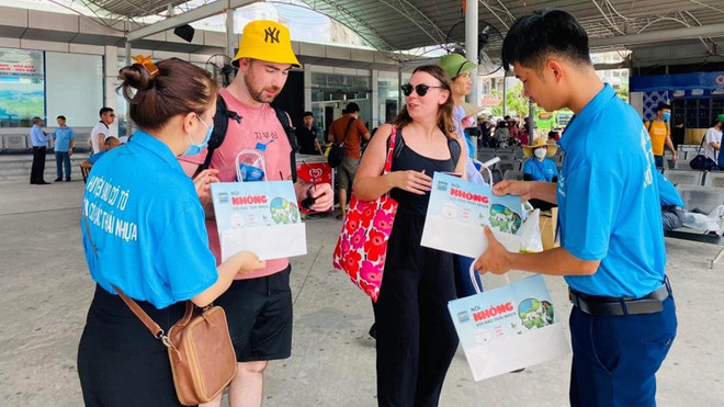 Quang Ninh: Co To island district enforces single-use plastic ban for tourists ảnh 1