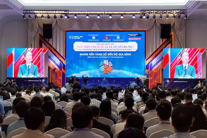National forum talks building of digital economy, digital society ảnh 1