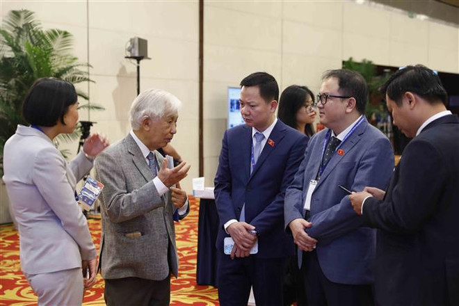 Digital technology key to solving challenges: young parliamentarians ảnh 2