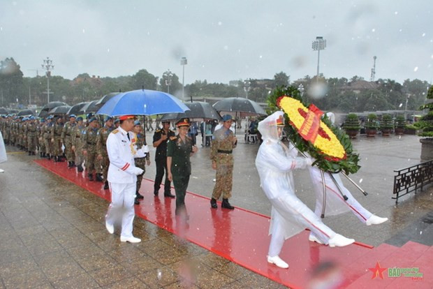 Staff of Level-2 Field Hospital No. 4, Engineering Unit Rotation No.1 pay homage to Uncle Ho ảnh 1