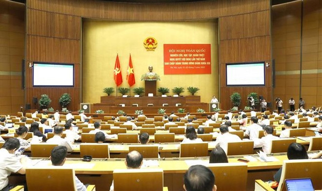 Conference looks into resolutions adopted at fifth plenum of 13th Party Central Committee ảnh 1