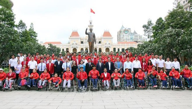 Vietnamese team arrives in Indonesia for ASEAN Para Games 11 ảnh 1