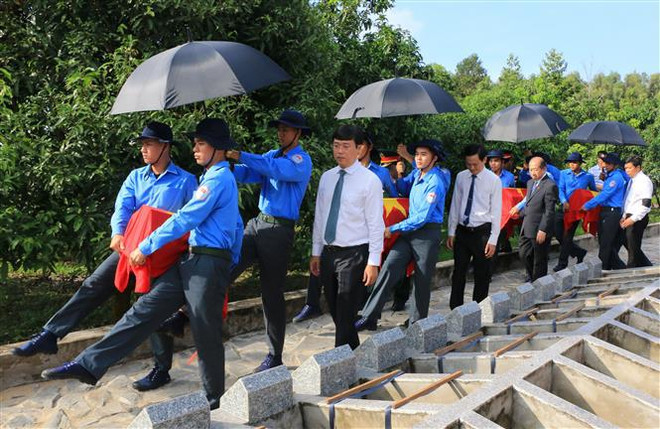 Reburial service for martyrs held in Tay Ninh, Dong Thap ảnh 2