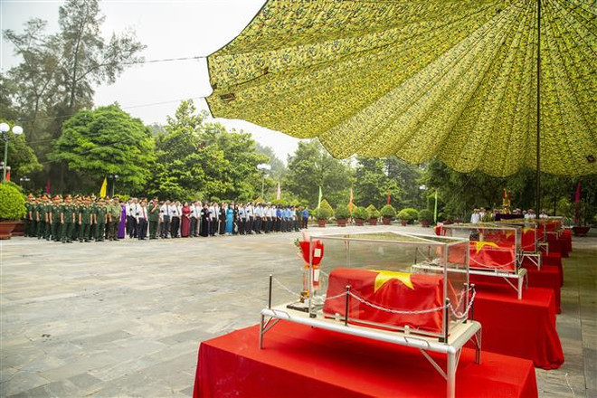 Reburial service for martyrs held in Tay Ninh, Dong Thap ảnh 1