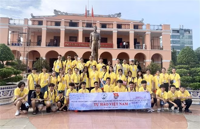 Summer camp opens for overseas Vietnamese youths ảnh 1