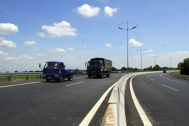 More public, private firms partner on transportation ảnh 1