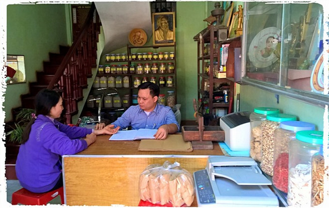 Disadvantaged herbalist with golden heart ảnh 1