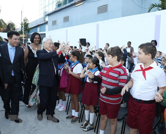 Party chief Nguyen Phu Trong visits Vo Thi Thang school in Cuba ảnh 1