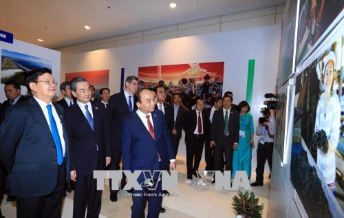 Photo exhibition highlights 25-year GMS cooperation ảnh 1