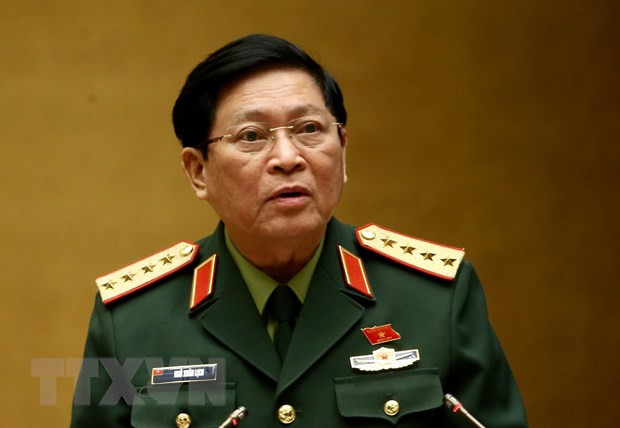 Vietnamese, Russian Defence Ministers hold phone discussion ảnh 1