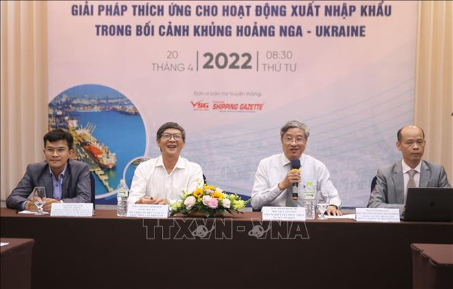 Domestic businesses seek ways to adapt to Russia-Ukraine conflict ảnh 1 Domestic businesses seek ways to adapt to Russia-Ukraine conflict ảnh 1