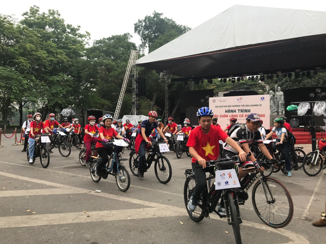 Cycling tour debuts exclusively for visitors during SEA Games 31 ảnh 1 Cycling tour debuts exclusively for visitors during SEA Games 31 ảnh 1