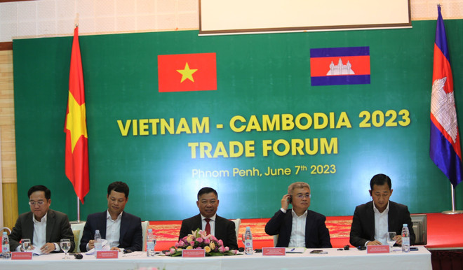 Vietnam steps up trade promotion in Cambodia ảnh 1 Vietnam steps up trade promotion in Cambodia ảnh 1