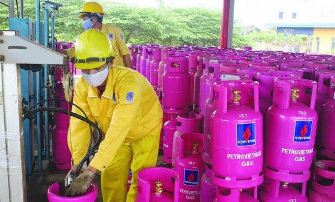 Domestic retail gas prices fall in June ảnh 1 Domestic retail gas prices fall in June ảnh 1