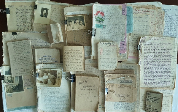 US centre hands over Vietnamese martyrs’ artifacts to families ảnh 1