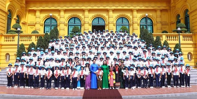 Vice President meets with delegates to Sunflower Summer Camp ảnh 1