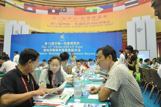 Vietnam-China trade fair opens in Ha Giang ảnh 1