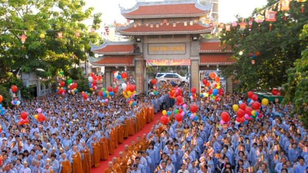 Religions live together in Vietnam ảnh 1