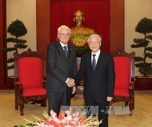  Party leader welcomes Italian President ảnh 1
