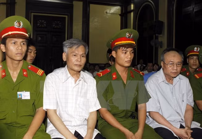 Two given capital punishment in high-profile embezzlement case ảnh 1
