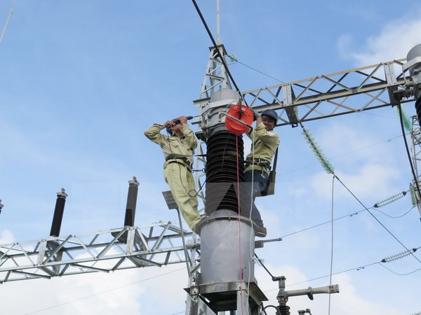 Electricity output climbs over 11 percent in 11 months ảnh 1