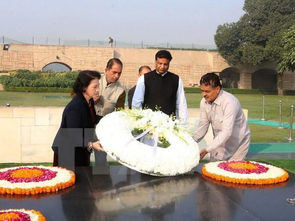 National Assembly Chairwoman meets CPI-Marxist leader ảnh 1