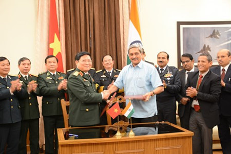 Vietnam, India hold large potential to deepen defence partnership ảnh 1