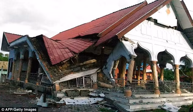 Sympathies to Indonesia on heavy losses in earthquake ảnh 1