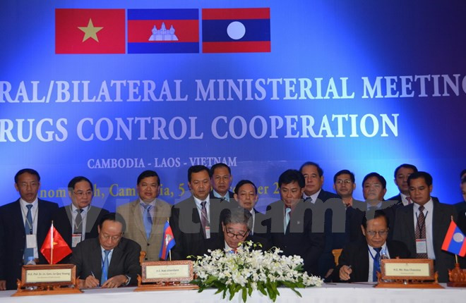 Vietnam, Laos, Cambodia boost partnership in fighting drug crimes ảnh 1