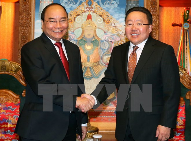 PM meets Mongolia President in Ulan Bator ảnh 1