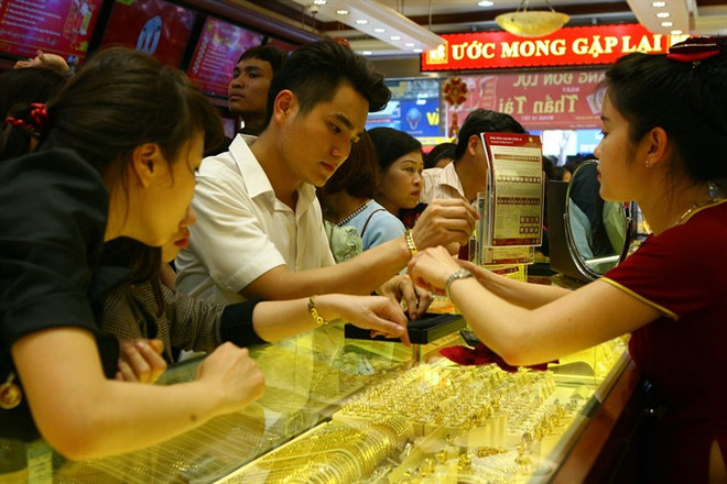 Gov’t studies making use of idle dollars, gold ảnh 1